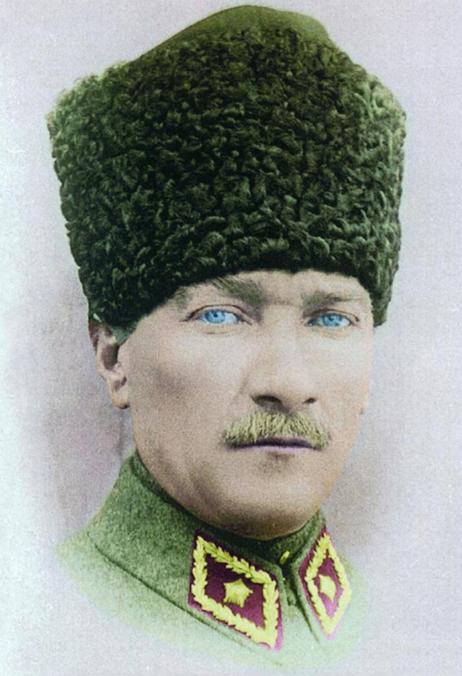 ATA-12 Atatürk Poster