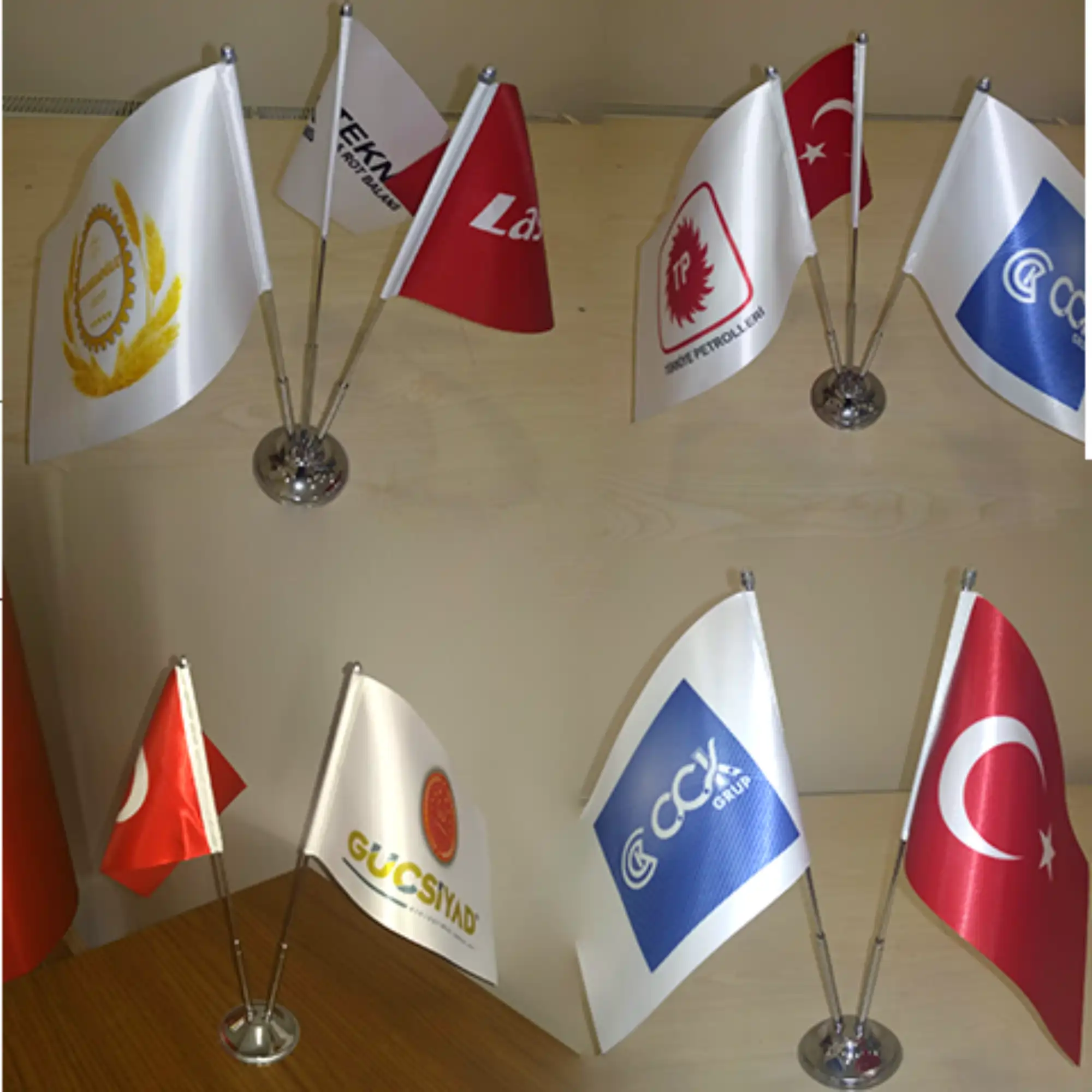 Masa Bayrakları